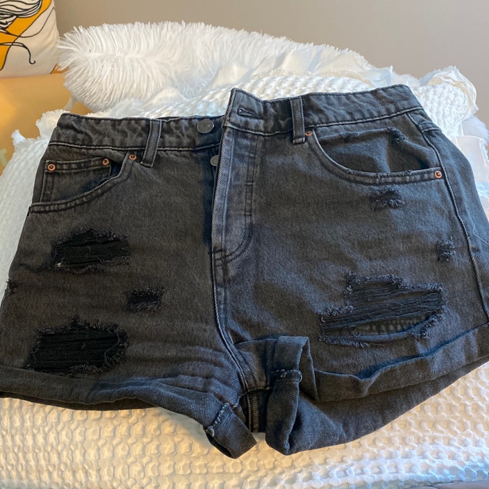 Black ripped shorts size 31